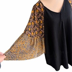 Umgee Extra Oversized Black Tunic with Floral and Leopard Sleeves – Size S